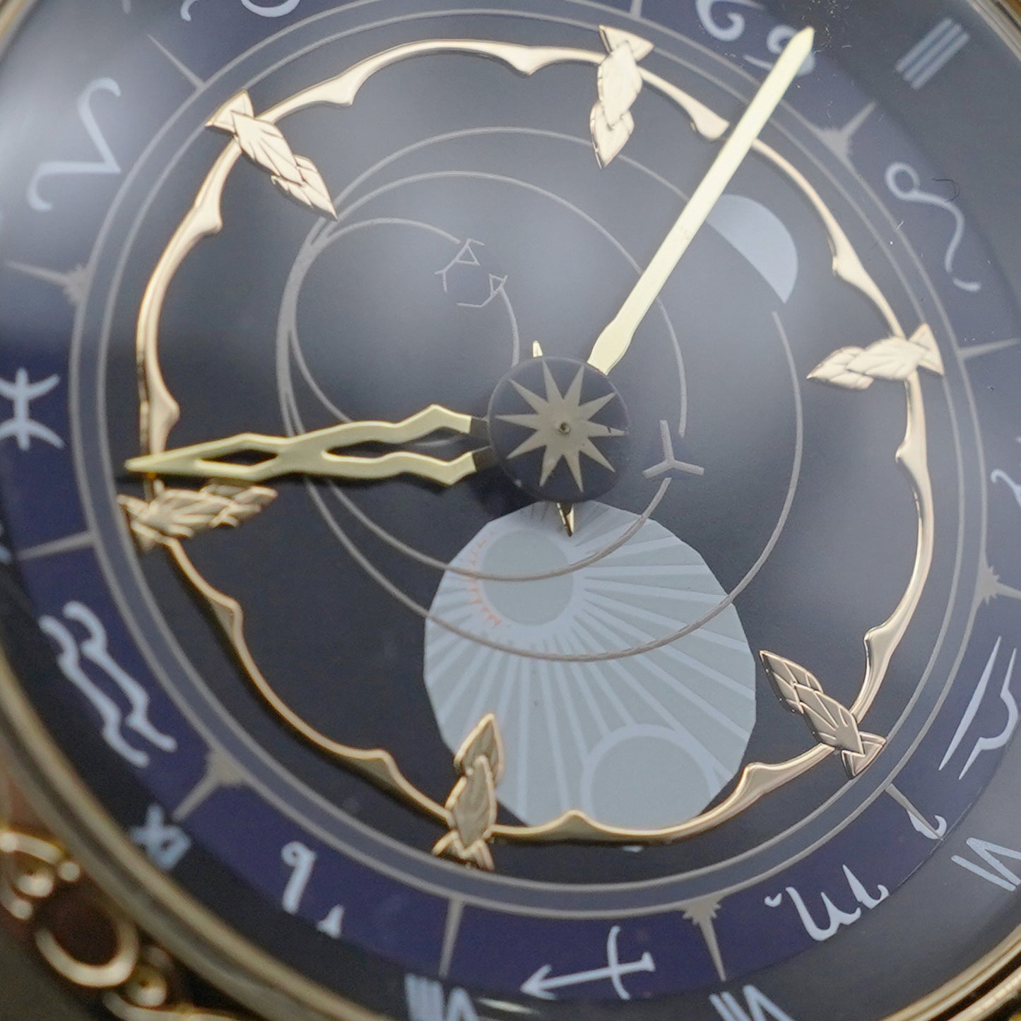Lord of Heroes Table Clock